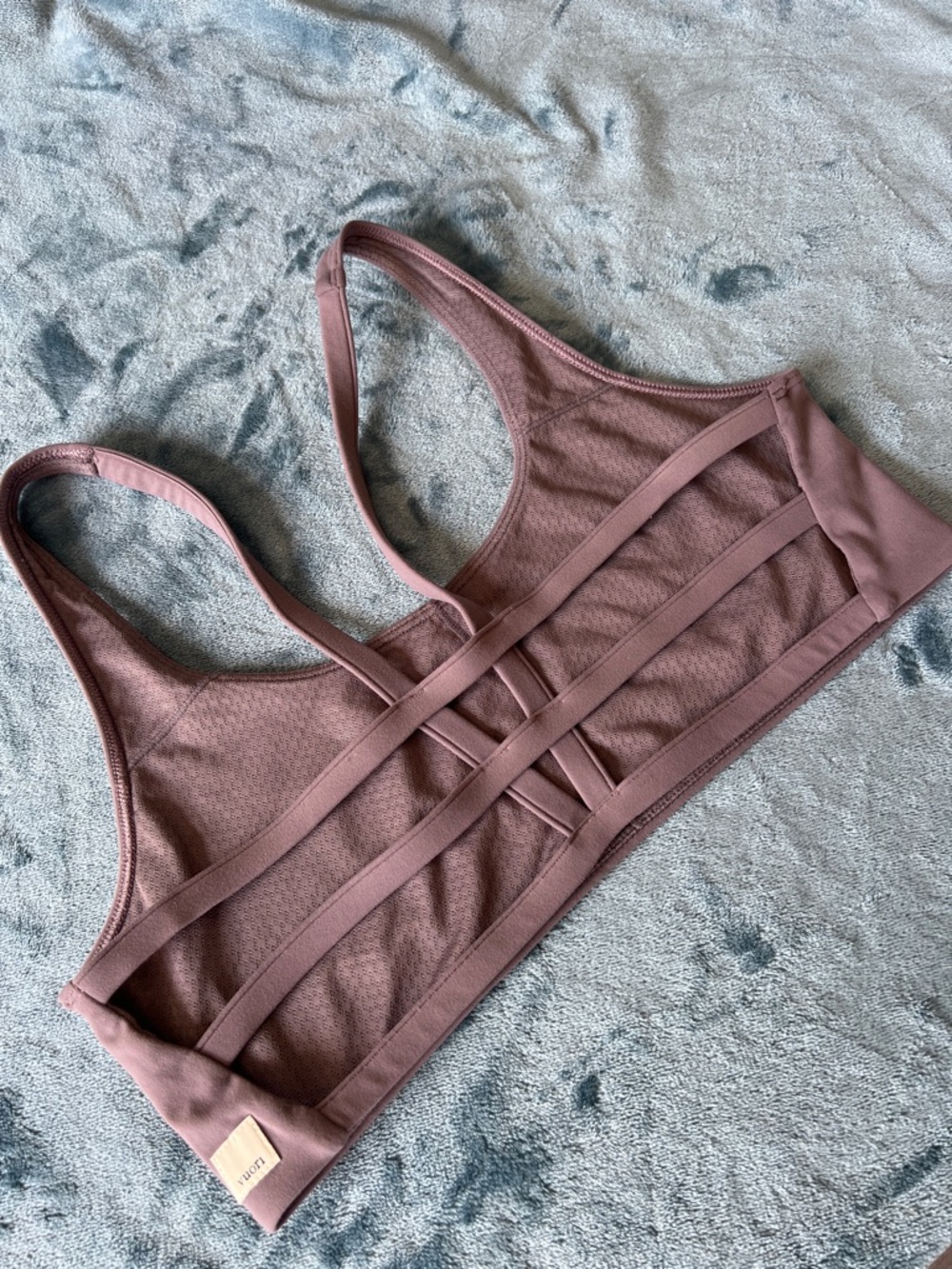 Vuori Yosemite Mauve Strappy Sports Bra.
